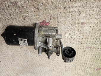 Bmw e36 motorček stieračov. - 2