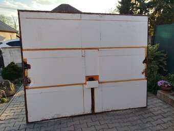 Garážová výklopná brána - 2