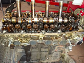 Hlava valcov renault Clio 1,2 16V - 2
