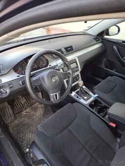 Rozpredám volkswagen pasat b6 rok 2010 - 2