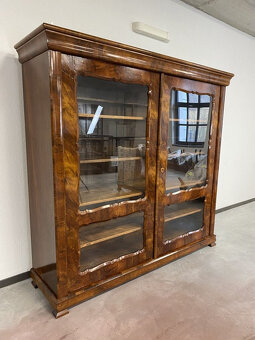 Vitríny ,knihovničky Biedermeier 19storočie - 2