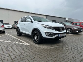 Automobil KIA Sportage 2.0 CRDi VGT 4WD EX A/T - 2