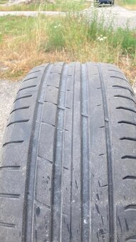 Nokian 215/55 R17 - 2