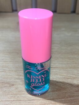 Too Faced Kissing Jelly Gloss - 2