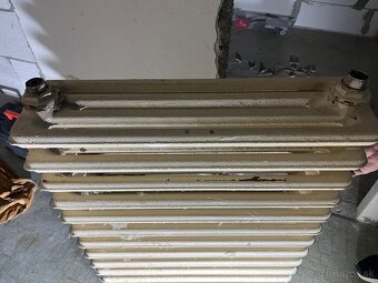 Predám liatinovy radiator - 2