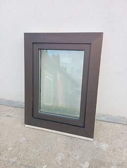 Malé plastové okno 60x80 - 2