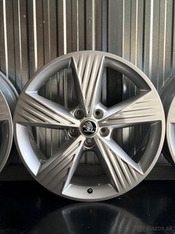 #22 Elektróny originál Škoda r19 - 2