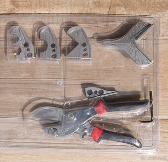 Nožnice na PVC lišty, plastové trubky, hadice .... - 2