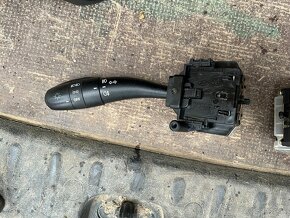 Hyundai i30 07 - 12 packa vypinac svetiel stieračov opierka - 2