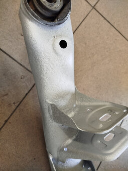 Zadná nápravnica Audi A4 B8 - 2