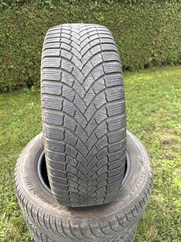 Bridgestone 225/60R18 - 2