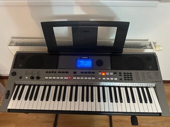 Wamaha PSR  E443 - 2
