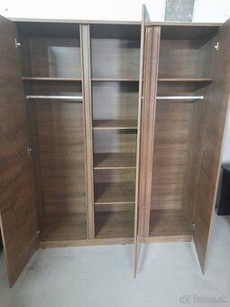 šatnikova skrina - 2