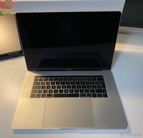 Apple MacBook Pro 15”- 16GB | 256GB - 2