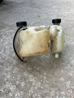 Nádobka na motorku Cagiva Mito 125 - 2
