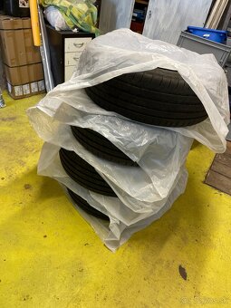 Nove 225/55 R18 96V za polovicnu cenu - 2