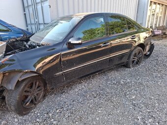 Mercedes E W211 - 2