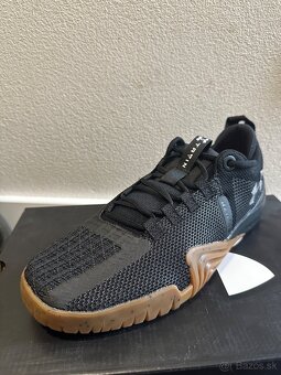Under armour Tribase Reign 6 44,5 - 2