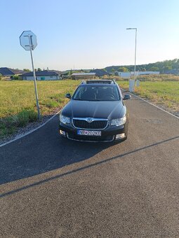 Škoda Superb combi 2.0 DSG - 2