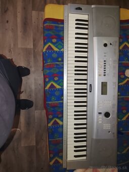 Yamaha DGX 220 - 2