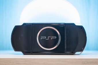 Sony PSP 3004 piano black 64 GB + 1 hra podľa výberu - 2