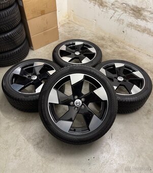 Zimná sada Volvo EX30 - 5x108 R19 , 245/45/19 - 2