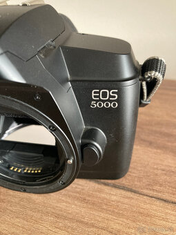 Canon , telo fotoaparátu EOS 5000, na kinofilm - 2