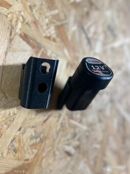 Držiaky batérií BOSCH 12V - 2