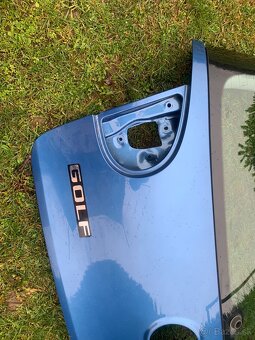 Predám zadné kufrove dvere do vw golf5 hatcback - 2