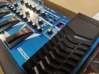 Multiefekt Boss ME-50 + adaptér - 2