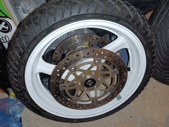 Kolesá CBR 600 f4 - 2