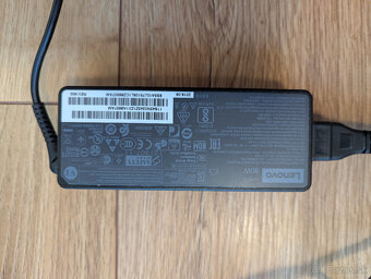 Lenovo nabijacka 90W - 2