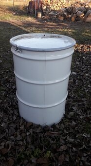 Plastové a plechové sudy - 2