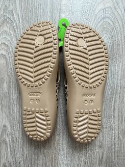Žabky Crocs Women Leopard Print Flip W6, 36-37 - 2