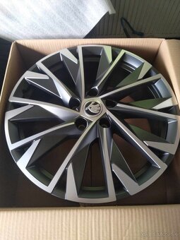 18" alu ŠKODA KAROQ originál model HYDRUS. - 2