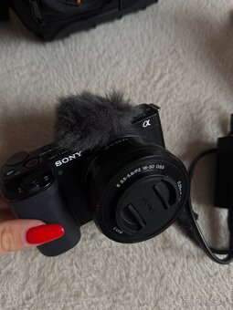 Sony Alpha ZV-E10, vlogovacia kamera - 2