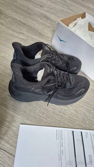 Predám HOKA Clifton 10 Wide M black/black veľ.8 (42) nové - 2