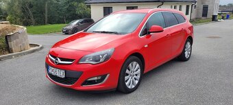 Opel Astra 2.0 CDTI  Cosmo - Sports Tourer, červená farba - 2