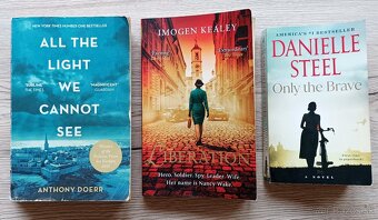 3 anglické knihy z období druhé světové války - 2