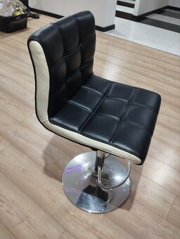 Predám 4 Barové stoličky. - 2