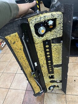 BMW F01 zadna el. Roletka - 2