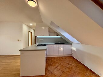 ŠTÝLOVÝ 2i BYT, BIELY KOSTOL - 2