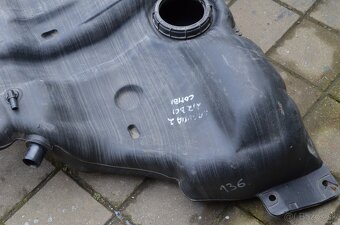 Palivová nádrž Renault Laguna2 - 2