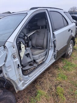 Rozpredam na nd kia sorento 2.5 - 2