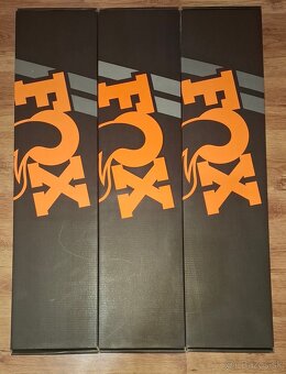 3ks FOX 32 Taper-Cast Factory 28" odpružená vidlica, 40 mm - 2