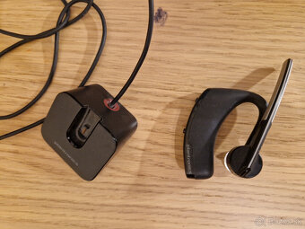 Plantronics Voyager bluetooth headset s nabíjačkou - 2