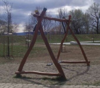 hojdačka z agátového dreva - 2