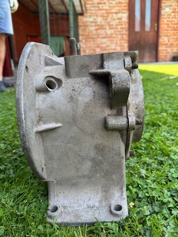 Blok motora PF62 (paroháč) - 2