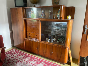 Stary zachovaly sekretar - 2