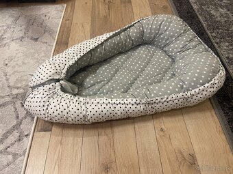 Hniezdo pre novorodenca - 2